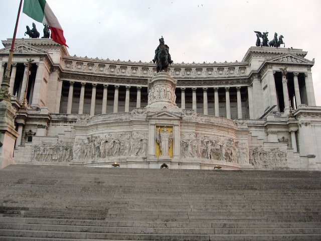 Victor Emanuel II Monument-06.JPG